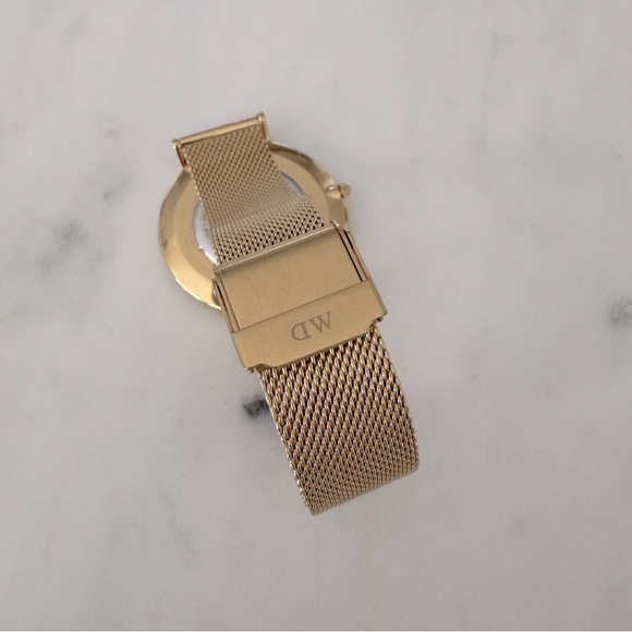 Daniel Wellington Gold and White Women\'s Watch
